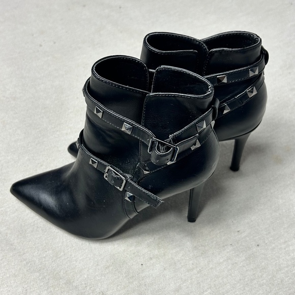 Charlotte Russe Women’s Size 6 Black Studded Ankle Booties B - Picture 1 of 6